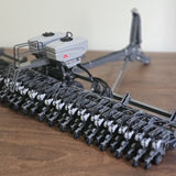 Miniatura Plantadeira Massey Ferguson Momentum 40 Linhas - 1/32