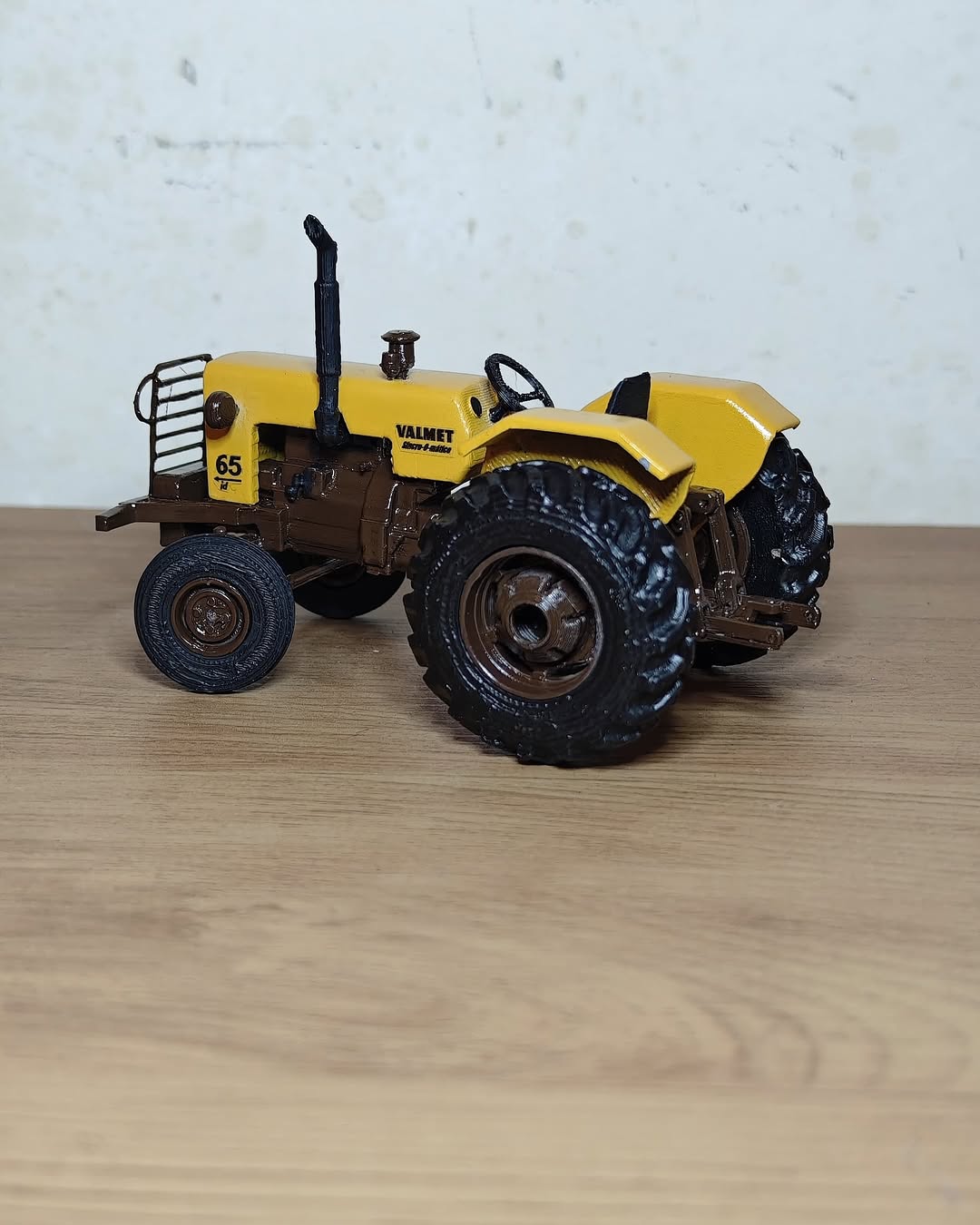 Miniatura VALMET 65 - Escala 1/32