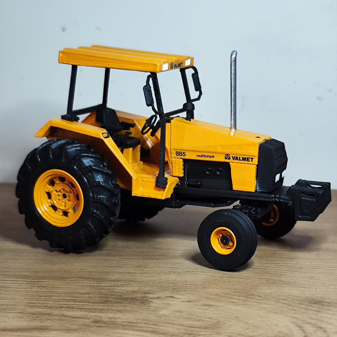 Miniatura VALMET 885 - Escala 1/32