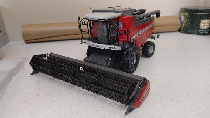 Miniatura Colheitadeira Massey Ferguson 73458- 1/32