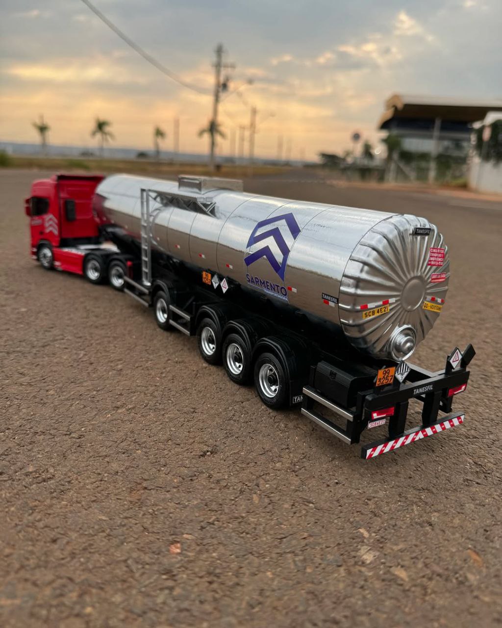 Miniatura Scania NTG Carreta 4 Eixos – Escala 1/24