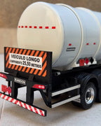 Miniatura Volvo FH Globetrotter com Carreta Tanque Duplo (Escala 1/24)