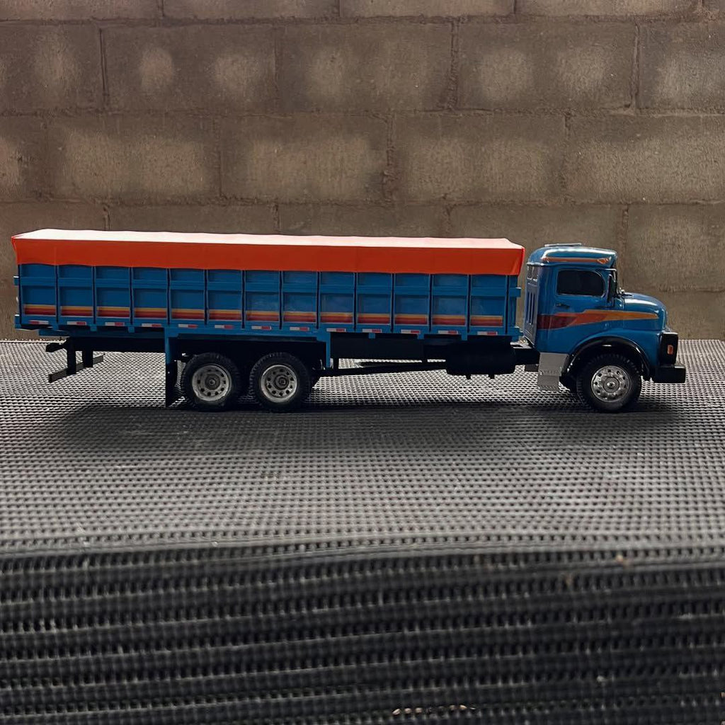 Miniatura Mercedes-Benz 1313 Graneleiro Azul – Escala 1/24