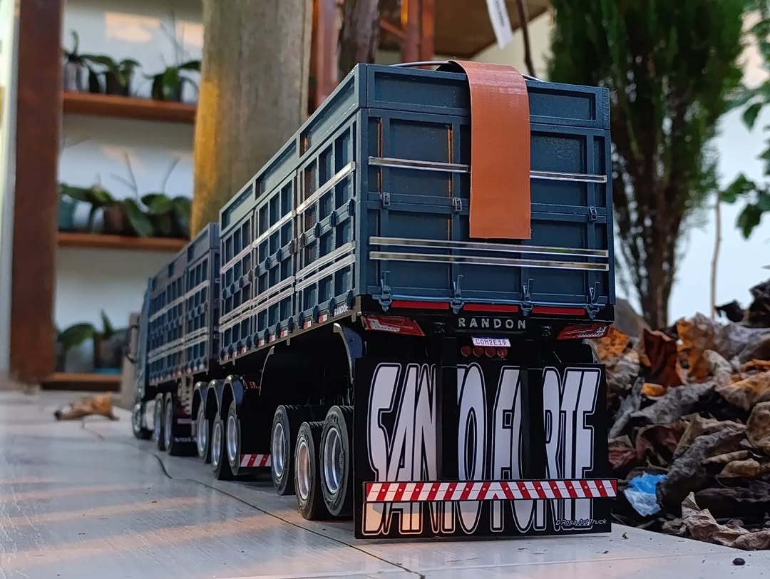Volvo FH Globetrotter Carga Pesada 1/14 – (Controle Remoto)