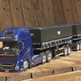 Volvo FH Globetrotter Azul Metálico + Carreta Dupla RC 1/14 - (Controle Remoto)