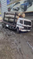 Caminhão Mercedes-Benz 2238 S 6x4 Madeireiro – Escala 1/14 (Controle Remoto)